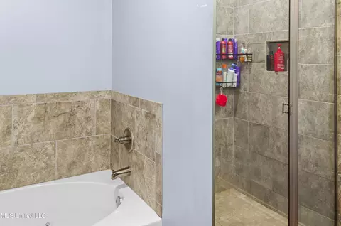 Bath - 9517 Dunn Rd, Moss Point, MS 39562 photo 2 of 4