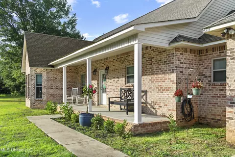 Exterior - 9517 Dunn Rd, Moss Point, MS 39562 photo 4 of 10