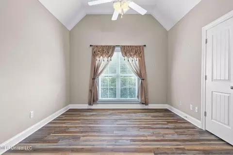 Bedroom - 10080 Green Forest Dr, Hernando, MS 38632 photo 2 of 5