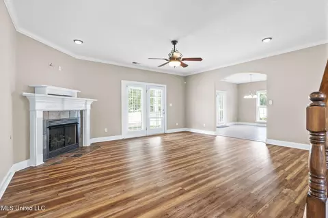 Living - 10080 Green Forest Dr, Hernando, MS 38632 photo 1 of 6