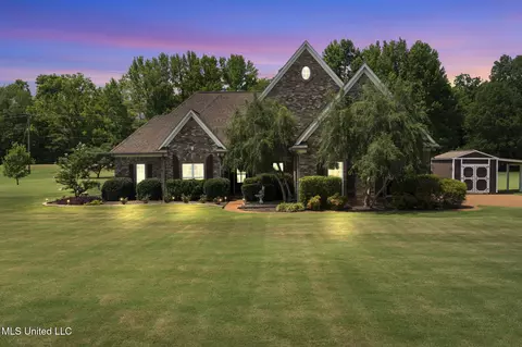 10080 Green Forest Dr, Hernando, MS 38632