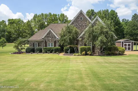 10080 Green Forest Dr, Hernando, MS 38632