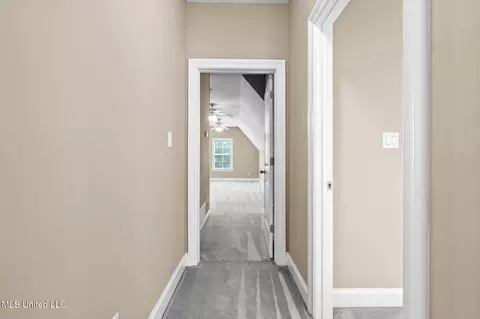 Entry Way - 10080 Green Forest Dr, Hernando, MS 38632 photo 6 of 6