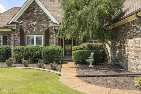 Exterior - 10080 Green Forest Dr, Hernando, MS 38632 photo 7 of 12
