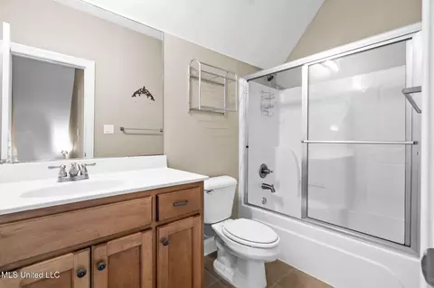 Bath - 10080 Green Forest Dr, Hernando, MS 38632 photo 4 of 4