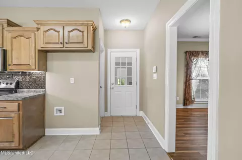 Entry Way - 10080 Green Forest Dr, Hernando, MS 38632 photo 3 of 6