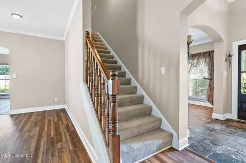 Entry Way - 10080 Green Forest Dr, Hernando, MS 38632 photo 4 of 6