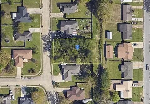 7525 Oak Dr, Biloxi, MS 39532