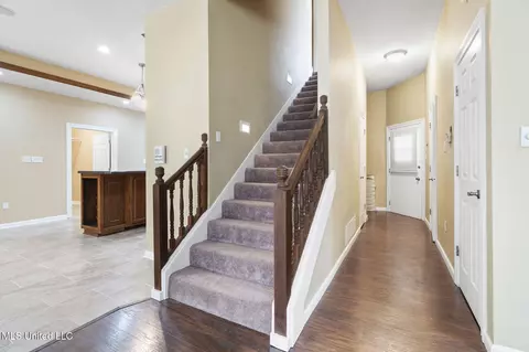 Entry Way - 1209 Flint Lock Cv, Hernando, MS 38632 photo 1 of 2