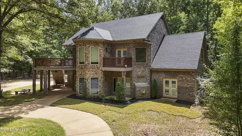 Exterior - 1209 Flint Lock Cv, Hernando, MS 38632 photo 2 of 11