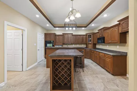 Kitchen - 1209 Flint Lock Cv, Hernando, MS 38632 photo 1 of 4