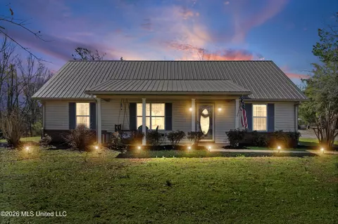116 Stone Rd, Potts Camp, MS 38659
