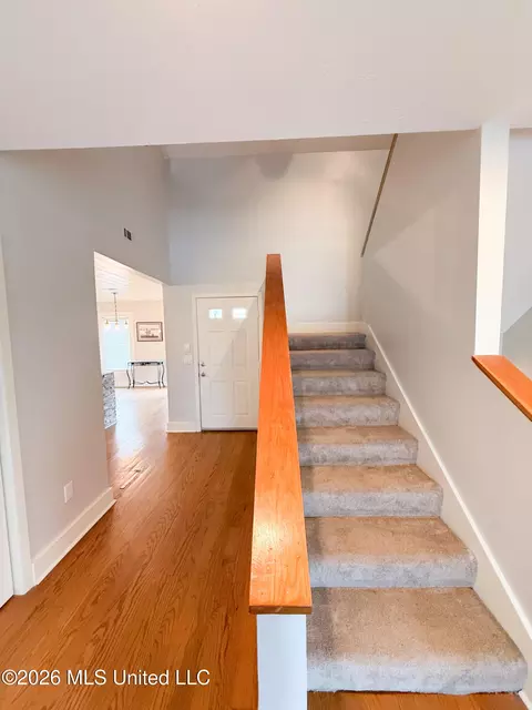 Entry Way - 107 Lakepointe Dr, Madison, MS 39110 photo 1 of 7