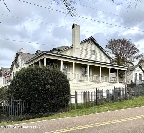 107 Lakepointe Dr, Madison, MS 39110