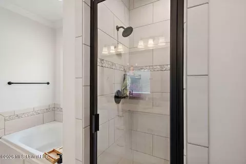 Bath - 150 Sweetbriar Cir, Canton, MS 39046 photo 2 of 2