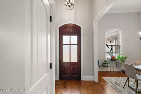 Entry Way - 150 Sweetbriar Cir, Canton, MS 39046 photo 1 of 4