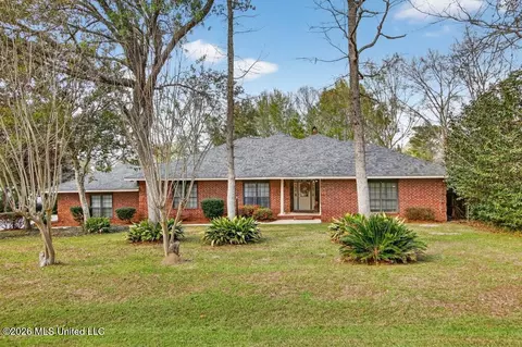 6524 Iolani Ct, Diamondhead, MS 39525