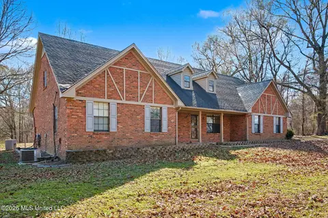 Exterior - 3461 Amy Dr, Nesbit, MS 38651 photo 3 of 5