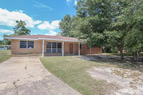 2460 Carter Rd, Biloxi, MS 39531