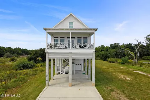 218 S Beach Blvd, Waveland, MS 39576