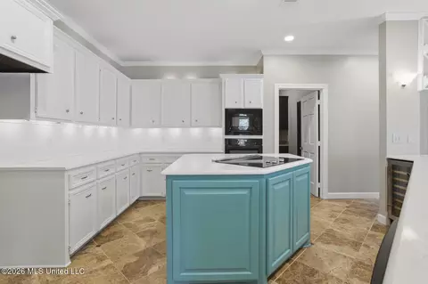 Kitchen - 105 Beaver Run Dr, Brandon, MS 39047 photo 6 of 7