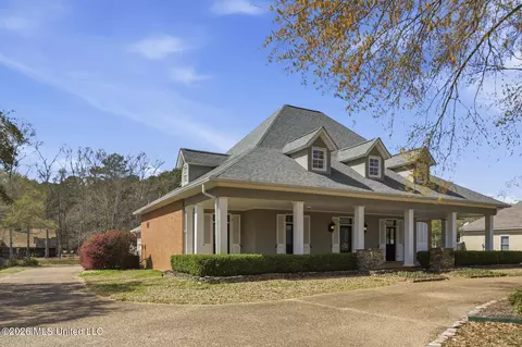 Exterior - 105 Beaver Run Dr, Brandon, MS 39047 photo 3 of 11