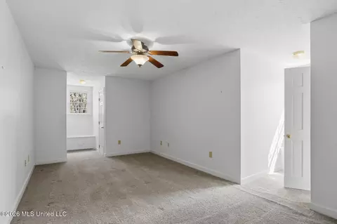 Bedroom - 105 Beaver Run Dr, Brandon, MS 39047 photo 2 of 3