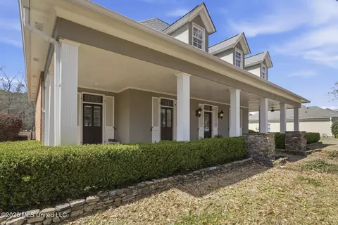 Exterior - 105 Beaver Run Dr, Brandon, MS 39047 photo 4 of 11