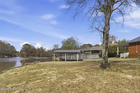 Exterior - 105 Beaver Run Dr, Brandon, MS 39047 photo 11 of 11