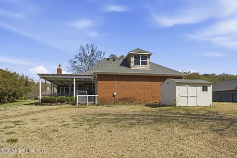 Exterior - 105 Beaver Run Dr, Brandon, MS 39047 photo 10 of 11