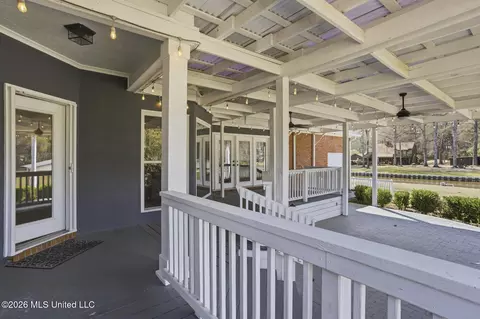 Exterior - 105 Beaver Run Dr, Brandon, MS 39047 photo 6 of 11