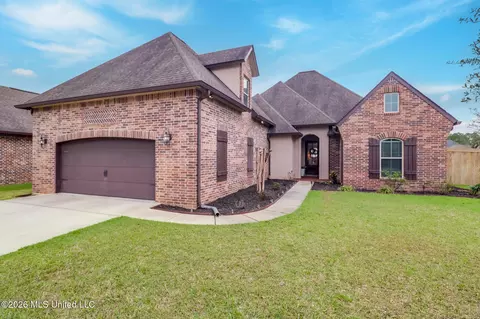 2923 Cypress Creek Dr, D'iberville, MS 39540