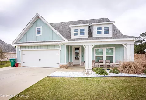 6833 Enclave Ln, Ocean Springs, MS 39564