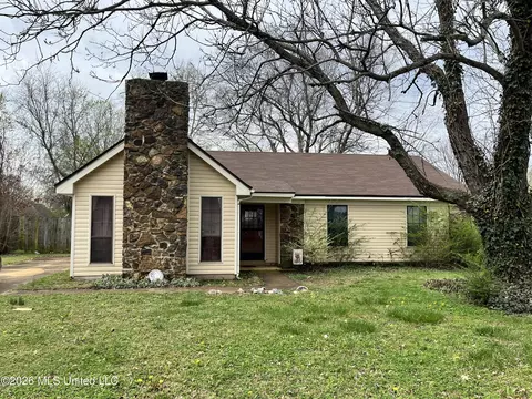 719 White Ash Dr, Southaven, MS 38671