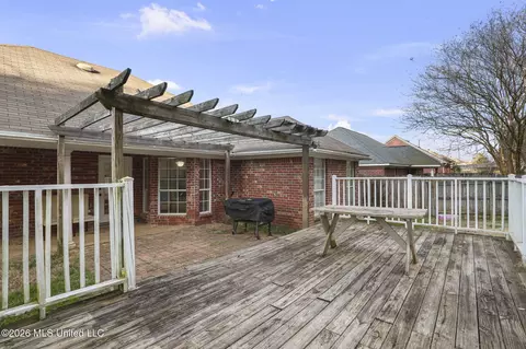 Exterior - 286 Azalea Ct, Brandon, MS 39047 photo 5 of 7