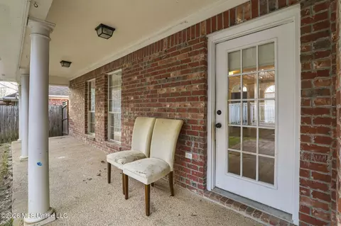 Exterior - 286 Azalea Ct, Brandon, MS 39047 photo 3 of 7