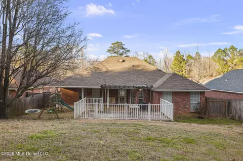 Exterior - 286 Azalea Ct, Brandon, MS 39047 photo 6 of 7