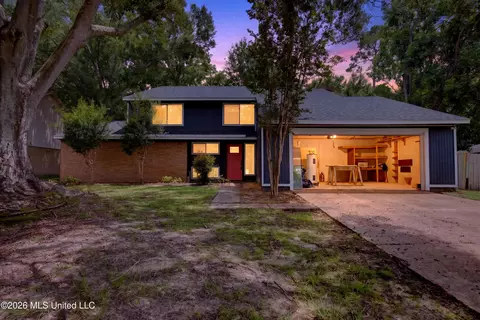 105 Penny Ct, Ocean Springs, MS 39564