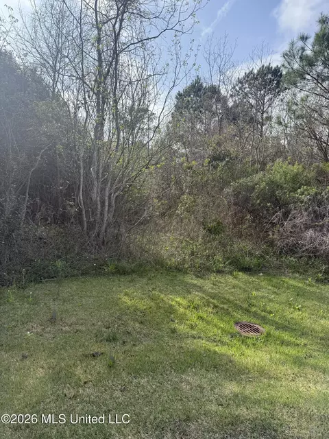 6205 Beach Bayou Ave, Biloxi, MS 39532