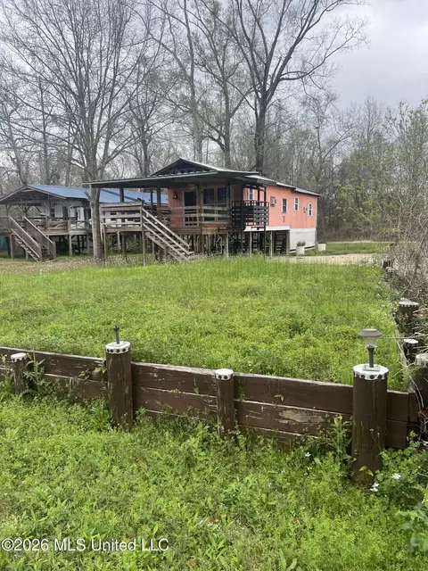 1999 Pascagoula Dr, Lucedale, MS 39452