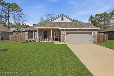 11436 Memphis Cir, Ocean Springs, MS 39564
