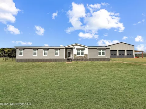 2320 Bogue Chitto Rd, Smithdale, MS 39664