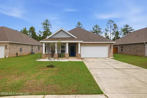 5495 Overland Dr, Biloxi, MS 39532