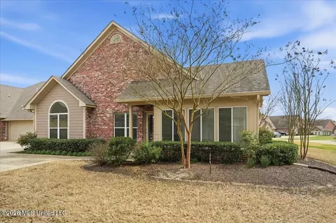 620 Sweetwater Dr, Pearl, MS 39208