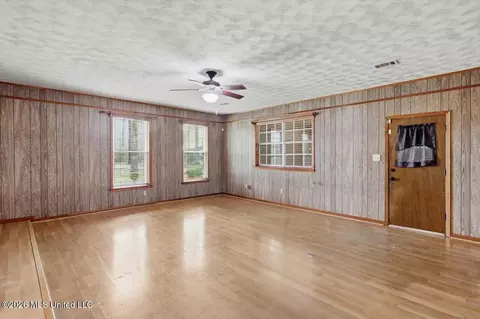 Living - 1158 Star Rd, Brandon, MS 39042 photo 4 of 7