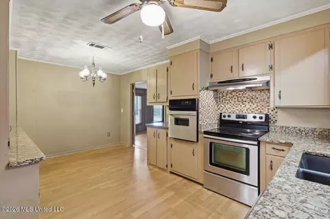 Kitchen - 1158 Star Rd, Brandon, MS 39042 photo 1 of 3