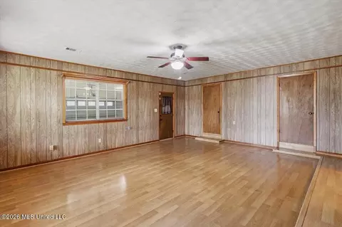 Living - 1158 Star Rd, Brandon, MS 39042 photo 6 of 7
