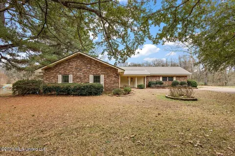 1153 Owens Rd, Terry, MS 39170