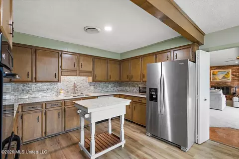 Kitchen - 1153 Owens Rd, Terry, MS 39170 photo 2 of 4