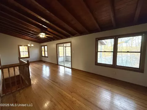 Living - 11664 Oak Dr, Hernando, MS 38632 photo 3 of 3